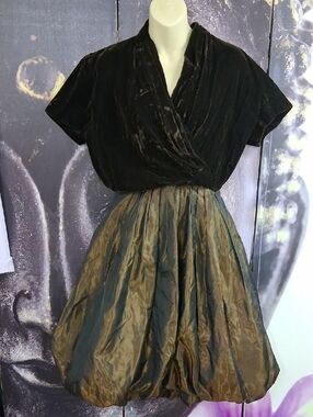 Donna Morgan Chocolate Velour Top, Balloon    Skirt. Size 11/12 Vintage.
